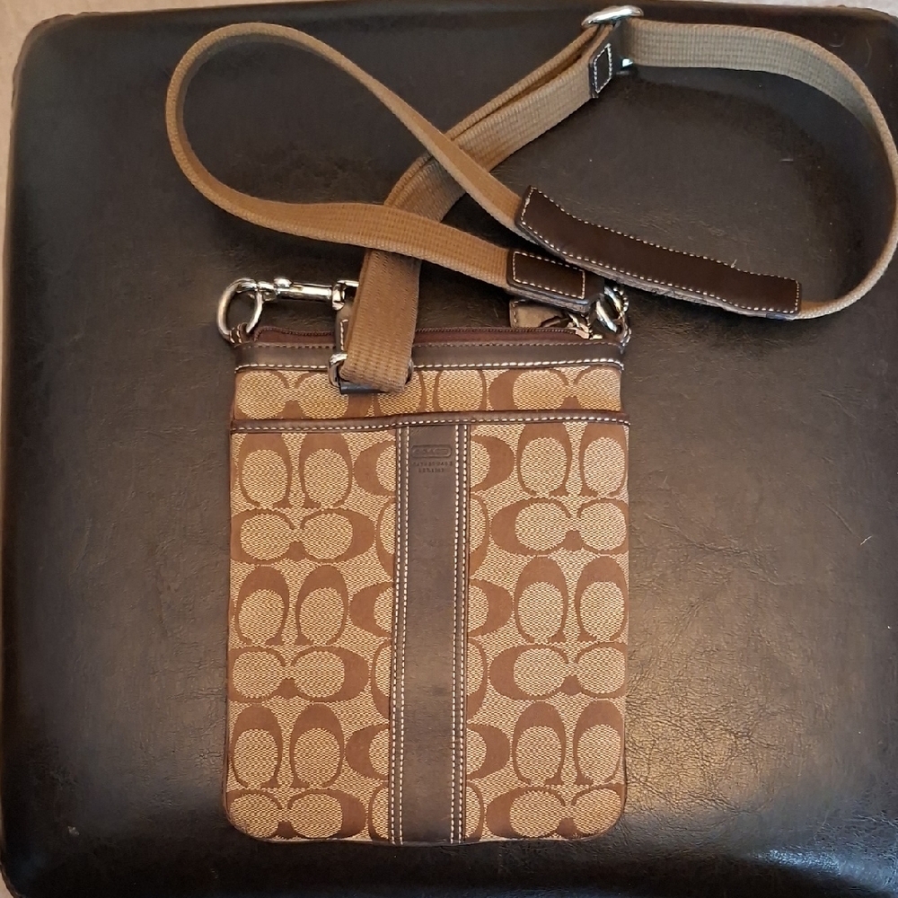 Coach Signature Brown and Tan Shoulder Bag Authentic